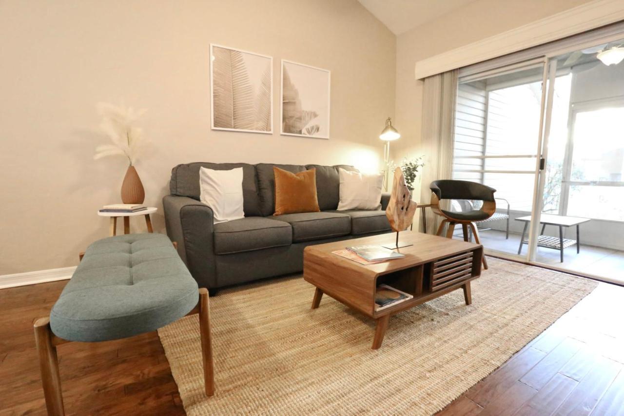Nomad Retreat King Bed Boutique Condo W Garage Gainesville Exterior foto