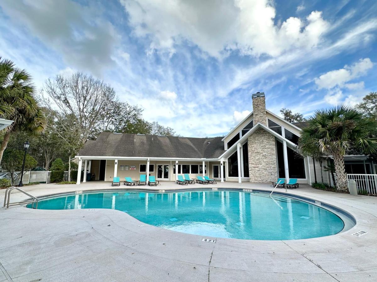Nomad Retreat King Bed Boutique Condo W Garage Gainesville Exterior foto