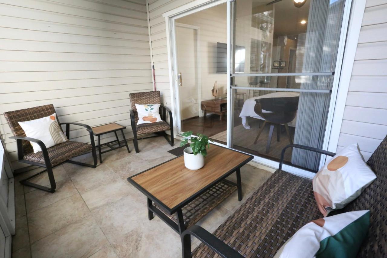 Nomad Retreat King Bed Boutique Condo W Garage Gainesville Exterior foto