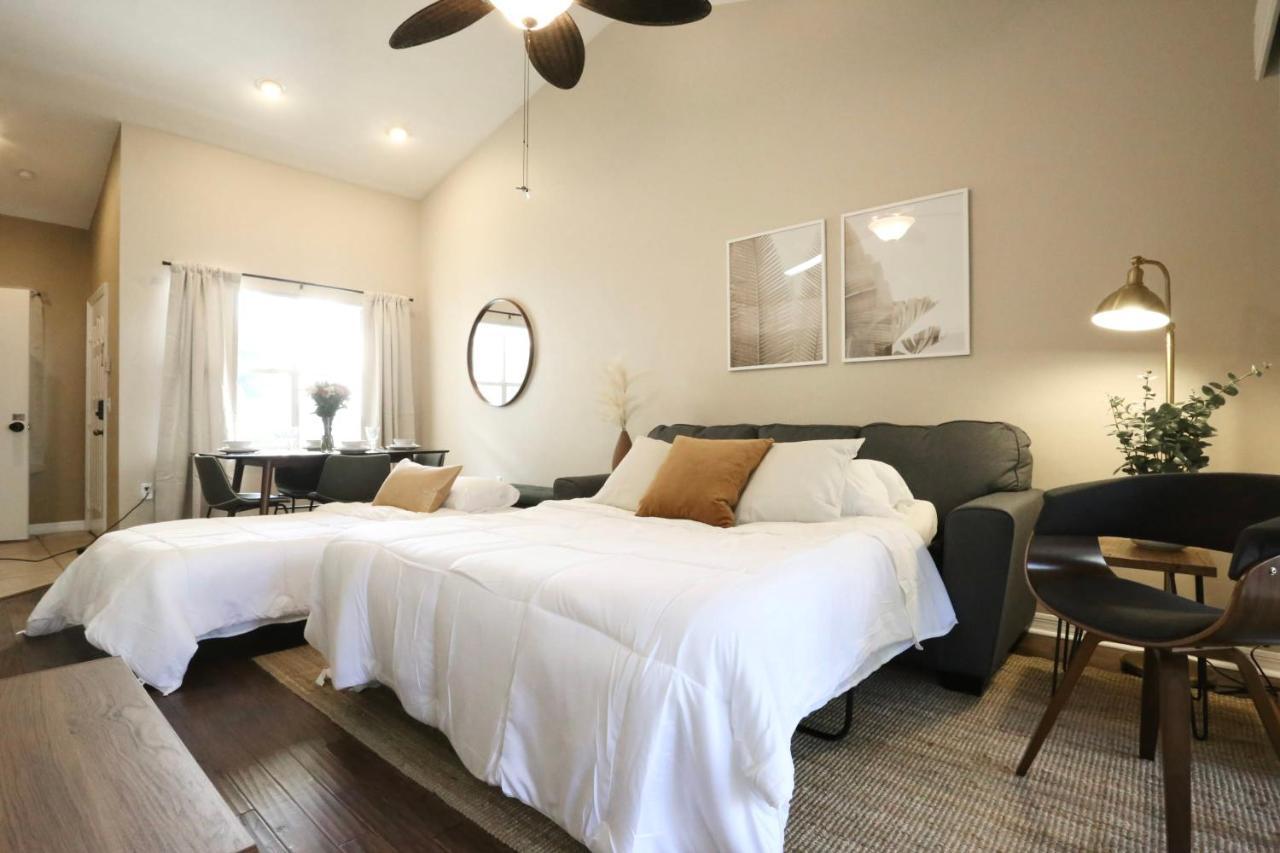 Nomad Retreat King Bed Boutique Condo W Garage Gainesville Exterior foto
