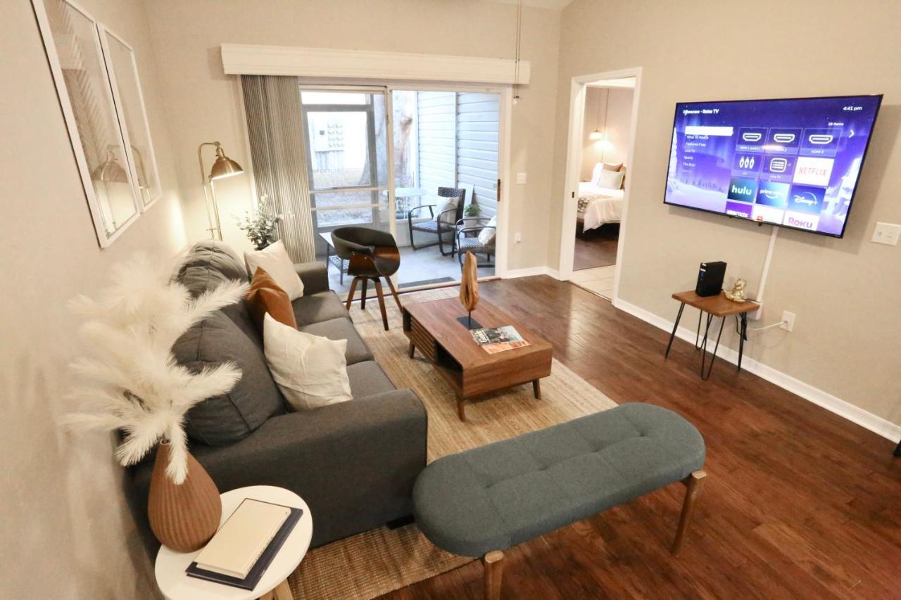 Nomad Retreat King Bed Boutique Condo W Garage Gainesville Exterior foto